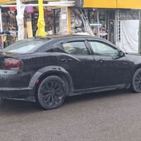 دوج افنجر موديل 12 مكينه 2400 غاز ..بانزين  ماكو دوانز صرف ماكو  سياره...