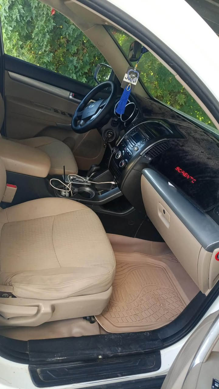 سورنتو 12 خليجي ٣ قطع تبريد داخل اصفر مكينه ٢٤٠٠ مفتوح مكفوله لاصبغ ولاتبديل السعر ١٣٨ بيها مجال ٧ راكب رقم اربيل جديد
*********** كركوك, العراق
