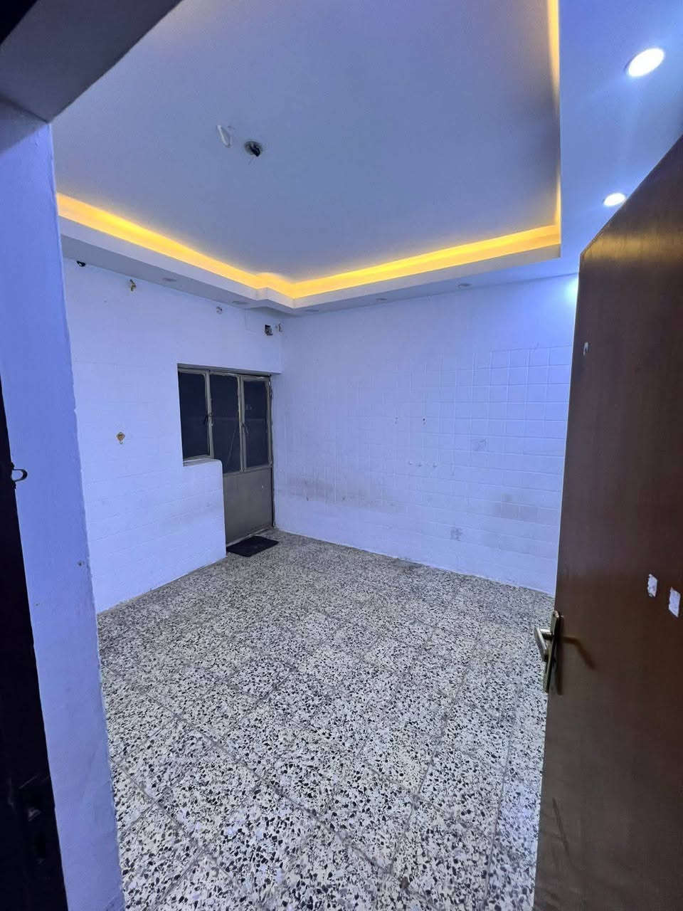 للايجار في السيديه ✔️
بيت 150 م ارضي معزول عزل تام 

يحتوي على غرفتين نوم وصاله سويت ومطبخ وخدمات عدد ٢ ومنور عدد ٢

وكراج وحديقه 

شارع 20 م شارع الكويتي قرب جامع القصئ  📍

ب900 الف ⤵️

 

للأستفسار ***********

مكتب أفق الأعمار الهندسي
