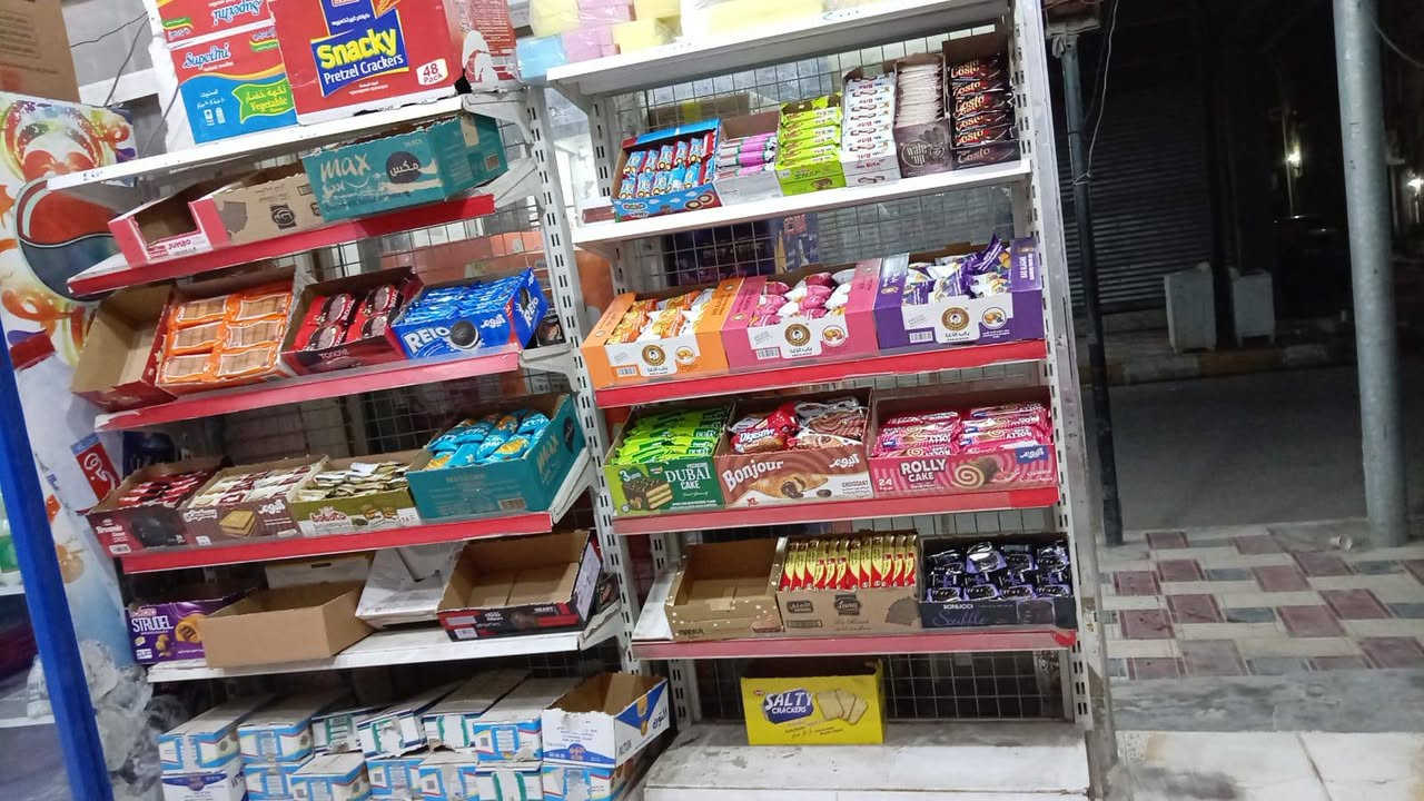 اعادة نشر بسبب الوعود الكاذبه

سلام عليكم اخوان.
َمحل غذائيه للبيع
قرب مستشفى لحبوبي.
يحتوي ع ٥ برادات و٢ مجمدات ومنضومه كامرات.
ومستعجل ع بيعه كلش.
رقم جهاز. ***********
