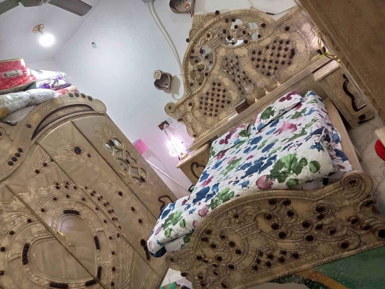 غرفه للبيع ام السته 
شغل عراقي صبغ حرار 
الغرفه نظيفه جدآ 
السعر ٧٥٠ وبيه مجال 
المكان الناصريه مركز 
الشراي يتصل ويجي يشوف بعينه 
***********
