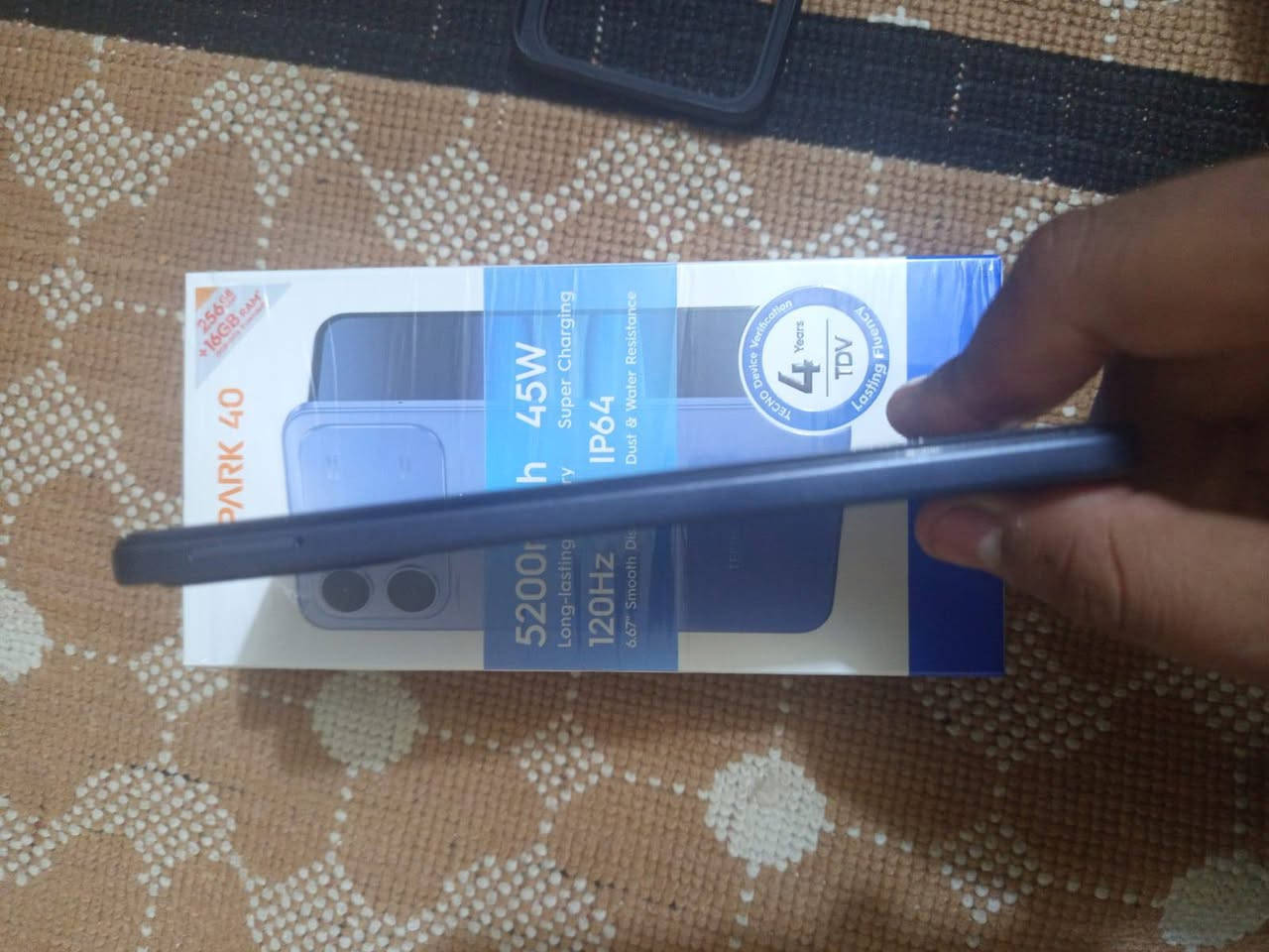 تكنو سبارك 40للبيع شبيه الايفون 17
جهاز جديد مابي شي فقط الكامره الاماميه ماتشتغل محتاج فرمته ترجع تشتغل جهاز مكفول م̷ـــِْن الشخطه كلشي مابي  
السعر 175وبي مجال شراي اتصل موجود واتساب
***********
