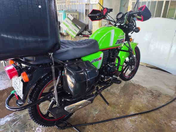 دايوان موديل 2023 مرقمه بغداد ب اسمي  و شرط تحويل بي مكان يعجبك الدراجه ماشيه 24 الف 
محرك مكفول الدراجه نضيفه و تجي تفحص بعينك نواقصها فقط تايرات ثنين و اطلع للشغل الدراجه مشتغله دلفري 3 اسابيع ويه بلي فود
نضافه 100% 

سعرها مناسب / 2.600 وبيها مجال 
للستفسار / ***********

(((ملاحضه))) الصندوك + الجنط مو وياها واذا انت تريد تشتريهن سعرهن وحد ♥️
