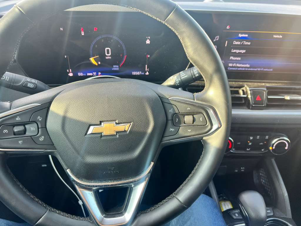 للبيع شوفرليت بلايزر 2024
فول موصفات عدا الفتحة
بصمة تشغيل عن بعد 
كشنات تدفئه تبريد كهرباء 
قطعتين تبريد 
كاميرا. 360ْ 
شاشة كبيره كاربلي 
محرك 1300 تيربو
السعر 11500$ واصل ام قصر
الوصول يوم 2/25
***********
