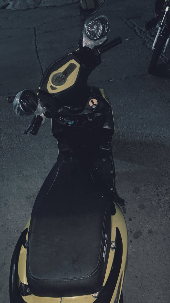 سلام وعليكم سكنس صيني مكينه ١٥٠cc للبيع متروكه يرادلهه بلك مبين بالفديو للبيع مكان سليمانية السعر مرسله او هذا رقمي ***********
