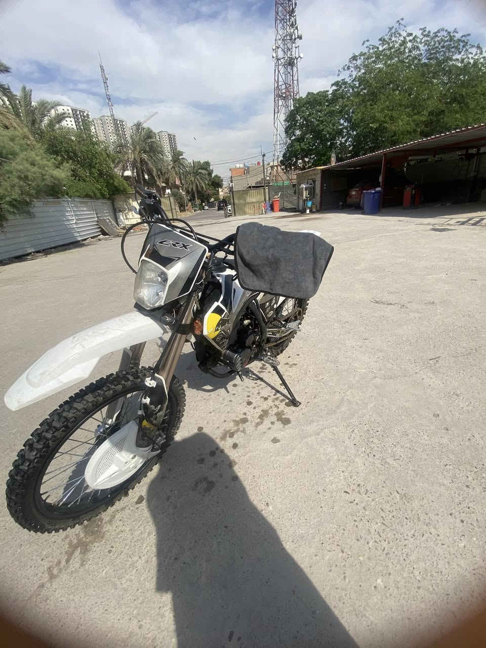 (سلام عليكم)
قفاز crx للبيع
دراجه نكره سلف
دراجه شلعه معدل 💣
ما بيهه اي نقص
تايرات جبلي جدد
دراجه كفر واحد
موديل ٢٠٢٥
 مكفولتين كلشي 
السعر(٩٠٠) وبيهه مجال 
مكاني بغداد المنصور 
مكلف بلنشر  ولي يجيني ما ارجعه نشالله
(***********) وتساب أو مراوس شعندك نزل بدو نطايح
