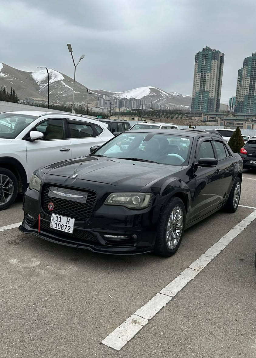 سلام عليكم اوباما كرايسلر c300 للبيع فقط 2016 أصل فئة (S) مكينة 3600 ماشيه 129 حقيقي رقم بغداد انكليزي سنوية بأسمي فول مواصفات 1/1 بصمه بنوراما كير ماوس علامة ترحيب تشغيل عن بعد شاشة داخل جلد كراسي كهرباء الفول معروف هواي مواصفات واردهه جاملغات او بنيد تبديل سرقه بدون حادث شاصي دواخل ايرباكات مكينة كير مكفولات صور السونار بالمنشور عارضهه ب183 الشراي يتصل او يدلل *********** مكاني بغداد الشعب شارع الصحه
