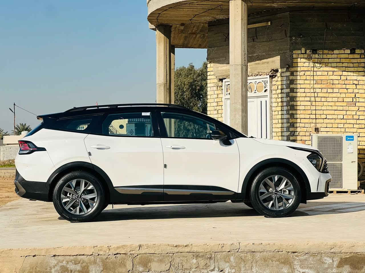 يا الله
سبورتج 2022 هايبرد موصفات برستيج 
فول وأحد علة واحد 1تو كلر. 2 بانورما كير 
ماوس 4 كشنات تدفئة تبريد. + كراسي كهرباء 2 شاشة متصلة.  رادارات امامي خلفي + جانبية. لد نهاري.  بكلايت ايليدي
بصمات ابوب صندوك كهرباء. داخل ابيض ملكي.  👸 ويل حجم 20 تحكمات استيرن 
جيهتين شفتات استيرن. اشاير. مري. 5كامرات 360  سايد بريك دكمة كهرباء 
نضام ايكو نضام تزحلق تبريد شاشة 📺 
السيارة كفالة 
بيهة فقط اقل شبر بارد خلف باب السياق من جوة ولا مبينة بيهة سونار باقي كفالة 
مكاني بغداد السعر (210 ) وبيهةمجال 
التصال (***********)
