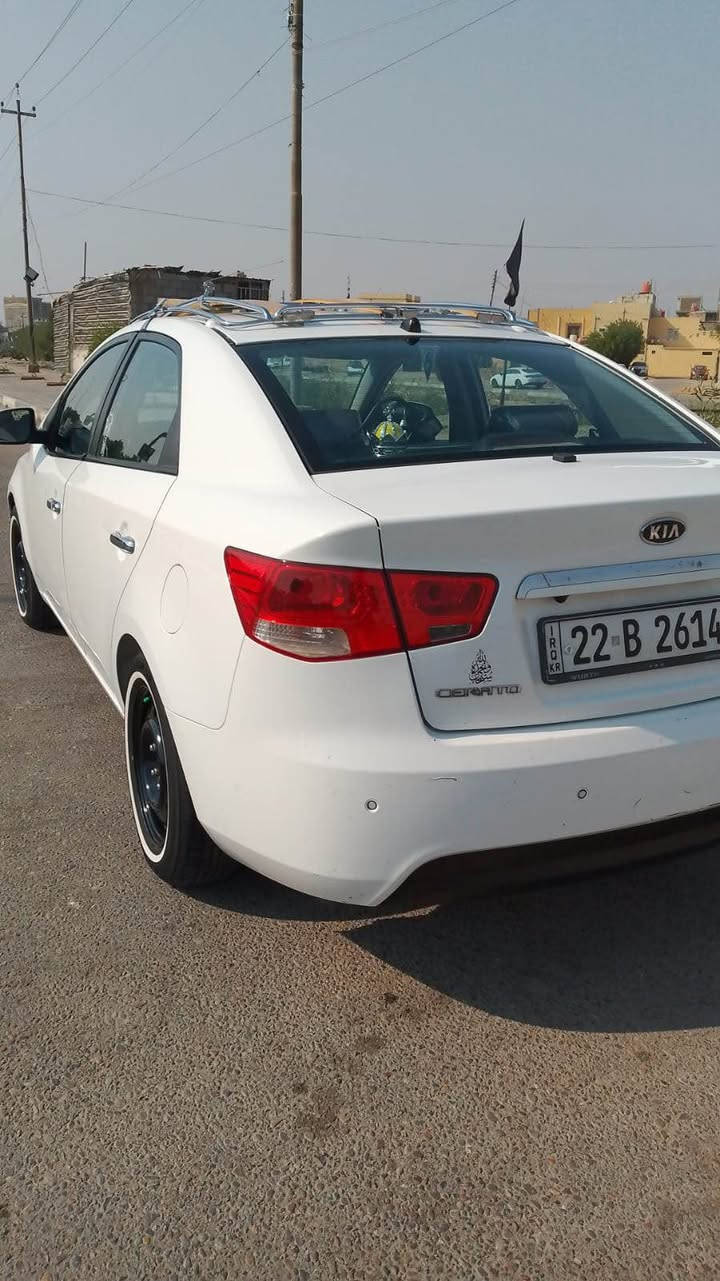 السلام عليكم كيا سيراتو مديل 2011 خليجي السيارة كفاله عامه من ضربه وتبديل بيها فقط صبغ بلهلال الخلفي وبيها شوي بالباب مال السايق الباقي كله مكفول من كلشي كير مكينه حداده تبريد كله مكفول دوشمه كامله ارضية وكشنات السيارة جاهزه للاخير 
مكينه السيارة 1600 

السعر 100 ورقه وبيها مجال قليل 
بيع او مراوس بسيارة احدث منها
0 771 630 2215 البصرة, العراق
