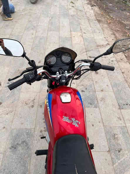 سلام عليكم اخوان دراجه بوكسر أوراق اصولي موديل 20 مكلف بل نشر السعر مليون ***********. ***********
