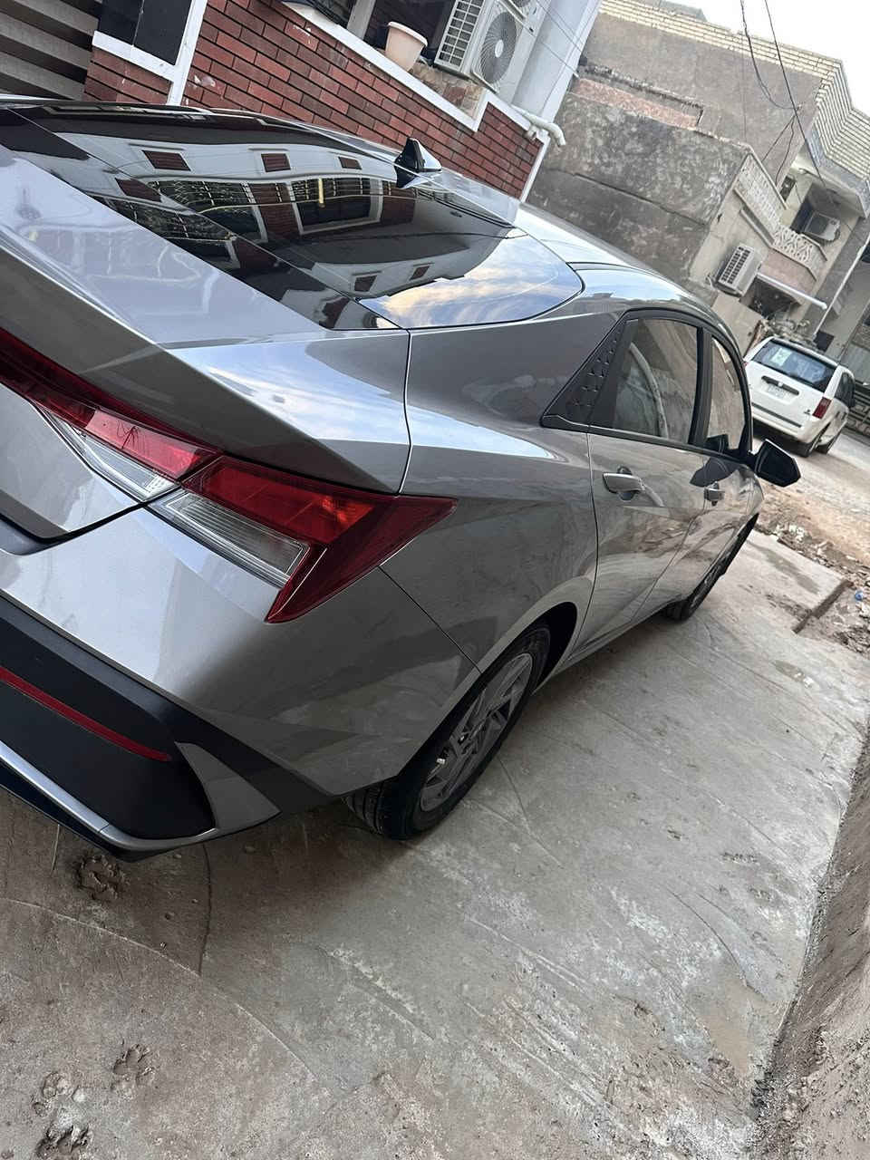 السلام عليكم ورحمة الله وبركاته من رخصة الأدمن والأعضاء المحترمين هونداي النترا وارد امريكي موديل ٢٠٢٤ ماشيه 5500 تقريباً السياره جديده بمعنى الكلمه والسياره دخول جديد وبدون ارقام السياره مبدل بيها دعاميه فقط وتصليح لايت فقط باقي السياره مكفوله من تبديل وتصليح وصبغ مكانها بغداد الدوره خلف كلية دجله وهذا رقمي الشراي يتصل ويدلل ٠٧٧٣ ٦١٧ ٩٣٣٧
