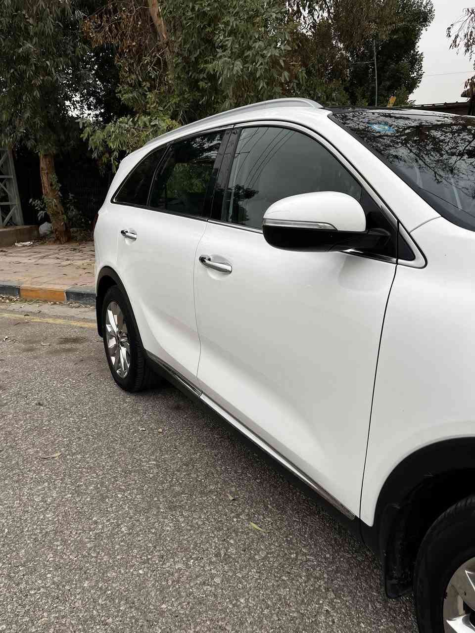 سورنتو موديل 2018 ماشيه 140 الف
بانوراما كشن كهرباء تدفئه تبريد كله فول لايتات زينون بك لايت ليد سبعه راكب سته سلندر  مرايات شفط  جنطه كهرباء سايد بريك رجل السياره بيها بارد بين باب السايق والراكب وكرت تكحيل بالبنيد وخط بالجنطه 
سعر السياره (230) وبيها مجال بسيط 
للاستفسار ***********
غير متواجد على الواتساب
