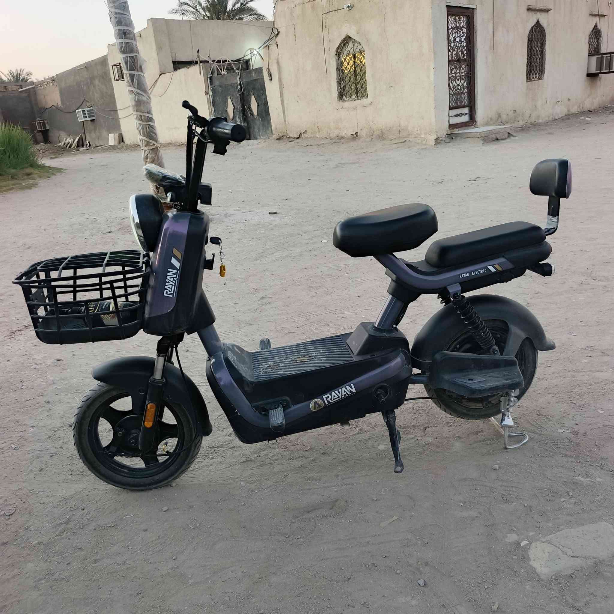 السلام عليكم دراجه شحن شركه الريان حجم ١٦ جاهزه وجديده استخدام قليل كلش
جديده كلشي شغال كهربائيات وبطاريه شرط 

السعر ٣٠٠ وبيه مجال قليل للشراي 

العنوان مركز  الاستفسار ***********

