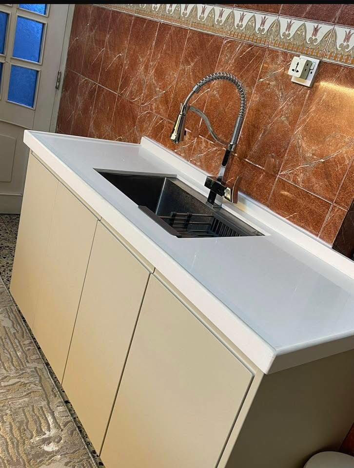 كاونتر للبيع بدون اجهزة المرمر كوارتز تركي وبي تفاصيل هواية بي اضاءة سلة زيوت وبهارات سلة مواعين  رف صواني سويته العام بس شلت لشقة موثثه ودابيعة كلفني خمس ملايين بدون الاجهزة 
عارضته بمليونين


**إذا كنت صاحب هذا الإعلان وتريد حذفه لأي سبب، رجاءا أرسل رسالة إلى الدعم الفني**