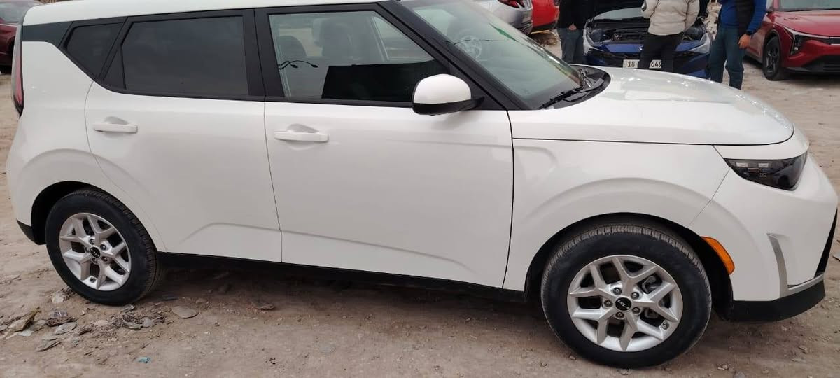 كيا صول موديل 2023 بيع فقط 
بدون رقم بدون
صور الحادث مرفقه بالمنشور 
🎈مواصفات
 كامره دواره 

شاشه چبيره 

نقطه عمياء 

توقف ذاتي

سعر148أو بيه مجال 

إتصال أو واتس ***********
