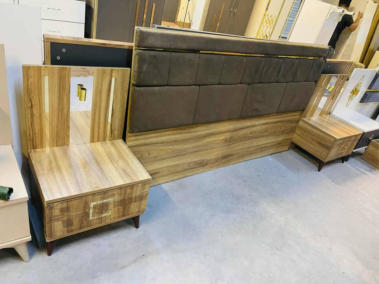 غرفه تركي خمس قطع نضيفه سعر 450 مع شد نقل دخل بغداد مجاني و المحافظات بكروه حجز واتساب فقط 
***********
