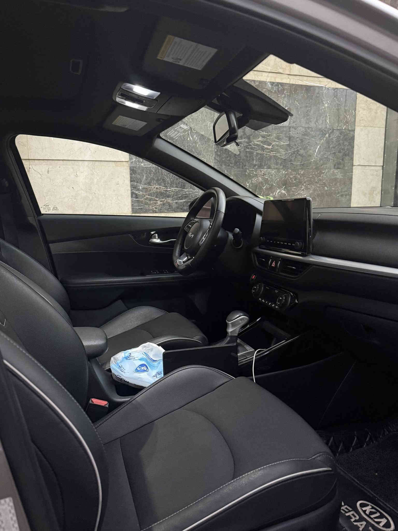 كيا فورتي 2023 GTline
بيع فقط فول مواصفات 1/1   

محرك 2000            

رقم بغداد باسمي ماشية 50.000 كيلو متر   

بصمة تشغيل عن بعد 

 سلايد روف 

شحن لاسلكي

سايد بريك كهربائي / اوتو هولد 

شاشة كبيرة كامرة 

ستيرن رياضي 

شفتات ستيرن 

كشنات جلد 

داخل السيارة مختم GT بكل مكان 

رادار 360 درجة تحديد مسار تنبيه تصادم نقطة عمياء 

ويل كب 19

لايت فول LED

بك لايت LED 

وبعد هواي مواصفات الفول

ضررهة موجود بلصور وضرر قبق الجنطه مصبوع والدعاميه نفس اللون 

السعر 170  وبيها  مجال مكاني بغداد

رقم الهاتف ***********
