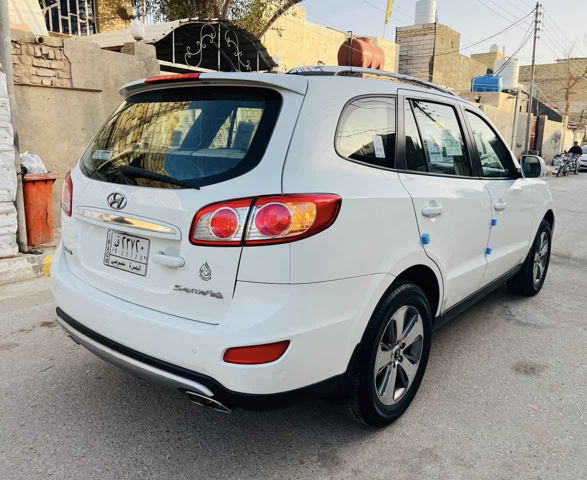 اللهم صل على محمد وال محمد 
السلام عليكم ورحمة الله وبركاته 
الى عشاق المقدس سنتافيا 2012 خليجي فول مواصفات رقم بصره تحويل السياره مكفوله من الضربه والصبغ والتبديل جديده جدا من الداخل والخارج محرك 4 سلندر 2400 دووش مامفتوح شرط بالكارتون جاهزه السياره من كلشي مكينه وكير شرط الفحص حداديه 100/100 تبريد ثلج تدفئه تخم تاير جديد السياره بيه تراي وقياده شرط زيروو مواصفات فتحه سلايد روف.شاشه ايباد كامره دواره. 7 راكب 3قطع تبريد . دواخل بيجي. صاج. حساس خلفي.مرايه شفط اشاره بالمرايه. لاقط. تحكم بالستيرن. لد نهاري. ويل كب كروم 18 … مكان السياره الناصرية السعر 138 للاستفسار ***********
