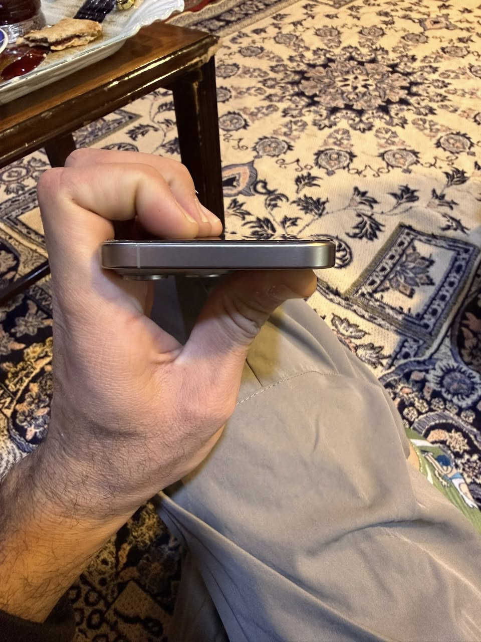 السلام عليكم أيفون 15 برو ماكس ذاكره 256بطاريه 89 شرق اوسط ماستر الجهاز آخو الجديد غراض كامله لون تيتانيوم السعر مليون مكاني بغداد الكرخ رقمي ***********
