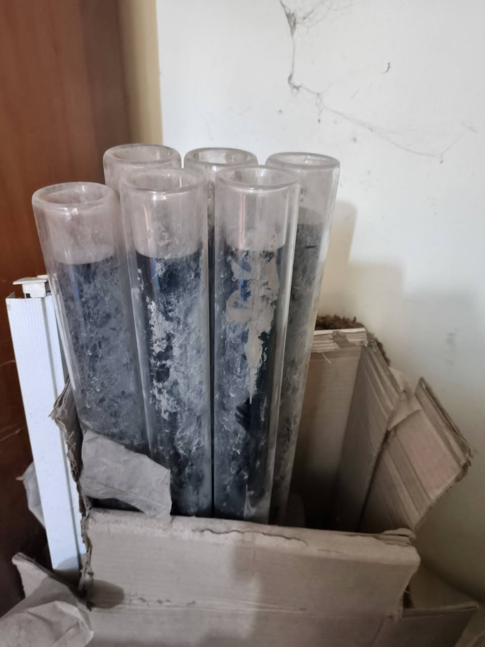 السلام عليكم سخان (گيزر ) يعمل على الطاقة الشمسية للبيع صار هواي عندي بس ما مستخدمة للبيع غراض كامله بس نقص باسبرات هذني الزجاج نقص ثنين او ثلاثة نكسرن عندي


**إذا كنت صاحب هذا الإعلان وتريد حذفه لأي سبب، رجاءا أرسل رسالة إلى الدعم الفني**