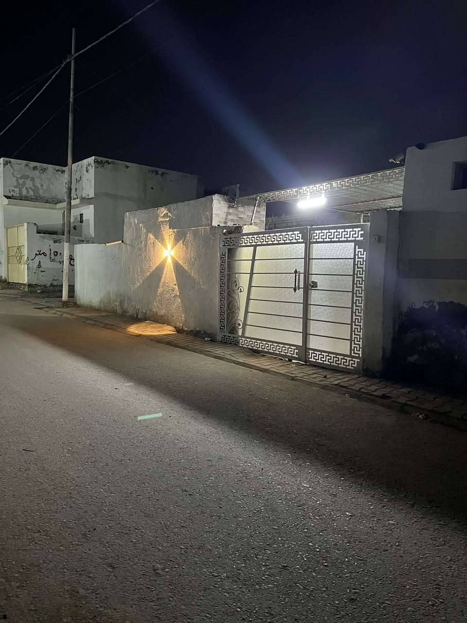 سلام عليكم 
بيت زراعي للبيع حي الامين الاولى مساحه 160 متر تفاصيل داخل المنشور ***********
