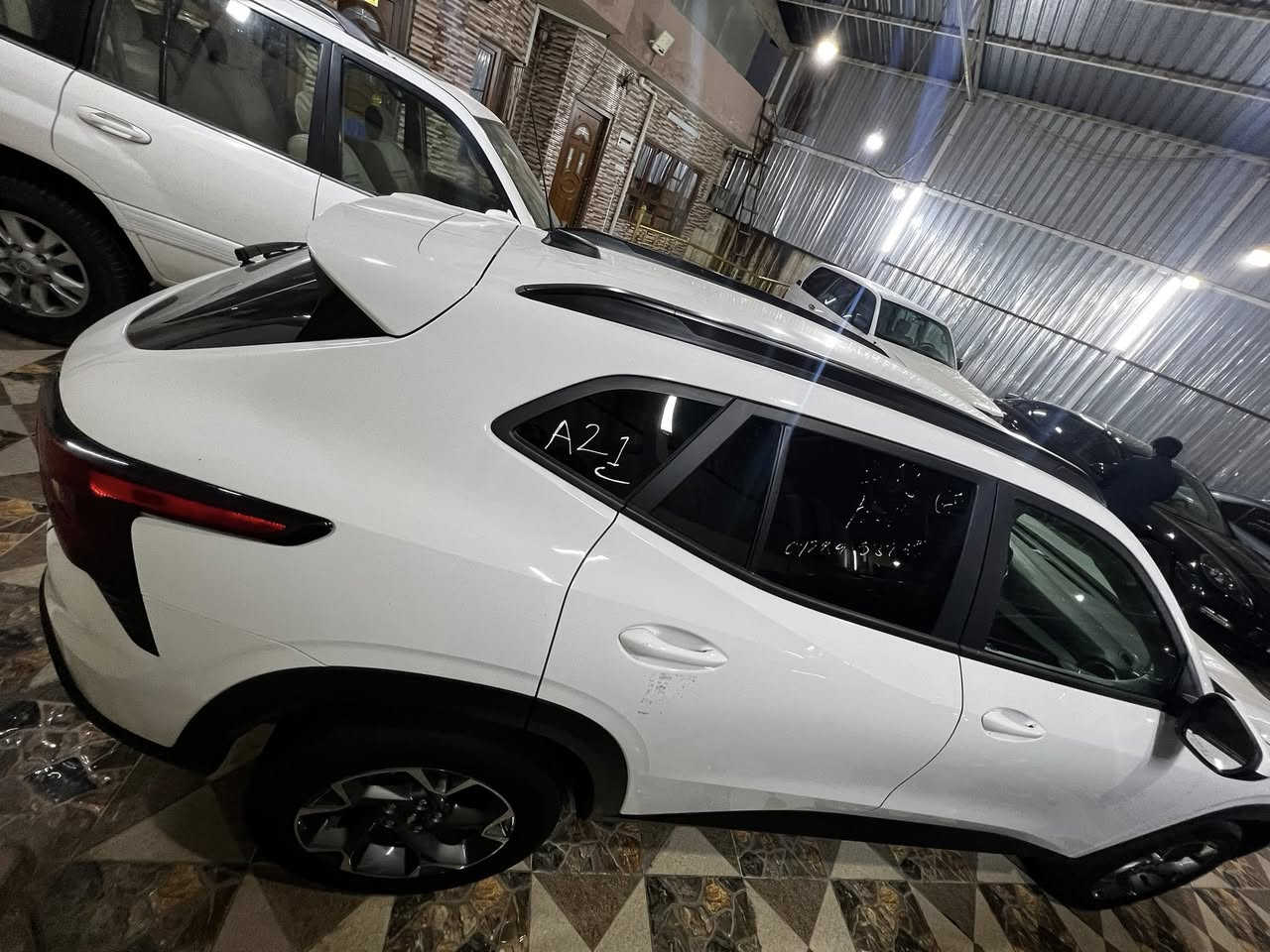 السلام عليكم
سيارة تراكس 
موديل2024 
دخول جديد تترقم شمالي 
مواصفات Lt 
بصمه 
تشغيل عن بعد 
مثبت سرعه
قيادة ذاتيه 
سياره كلش حلوه ونظيفه احلى من الصور 
حادثها موضح بالصور فقط جاملغ وشبر بطرف البنيد بدون دواخل 
مكان السيارة كركوك 
السعر المطلوب 125 مجال بسيط 
رقم تلفون ***********
