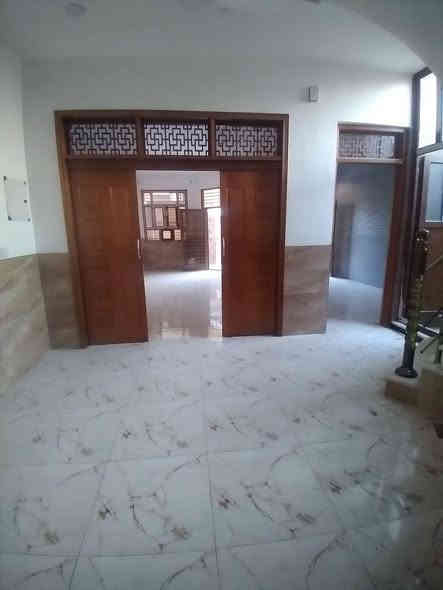 على بركة الله🌷
مشتمل  للبيع طابقين في حي الخضراء مساحة ١٣٠ متر ثلاث غرف نوم  بناء ٢٠٢٣ في مربع الاول قرب بيت حجي اسعد سعر مناسب /مؤجر حاليا ٣٥٠ الف بالشهر بقية التفاصيل على الخاص او الاتصال على الرقم ***********
