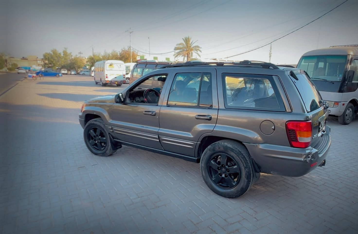جيب شيروكي موديل٢٠٠٠  بسعر مناسب ٥٥ وبيه مجال 
السياره لمتدد فول موصفات  اعلى فئه 
صدر امامي خلفي جديد تخم تاير مال حاويه 
اربع جام كهربائي كشنات جلد ابلاد داخله محزم صاج 
كاعيه جلد دواخل نضيف بلاد جلد 
محرك ٨ اسلندر  احزام صبغ ضرر جامرلغ امامي 
رقم اسليمانيه دولي جديد 
سنويه جديده شرط التحويل
السياره بيه ملاحضات  
عنوان بغداد 
‭***********‬

