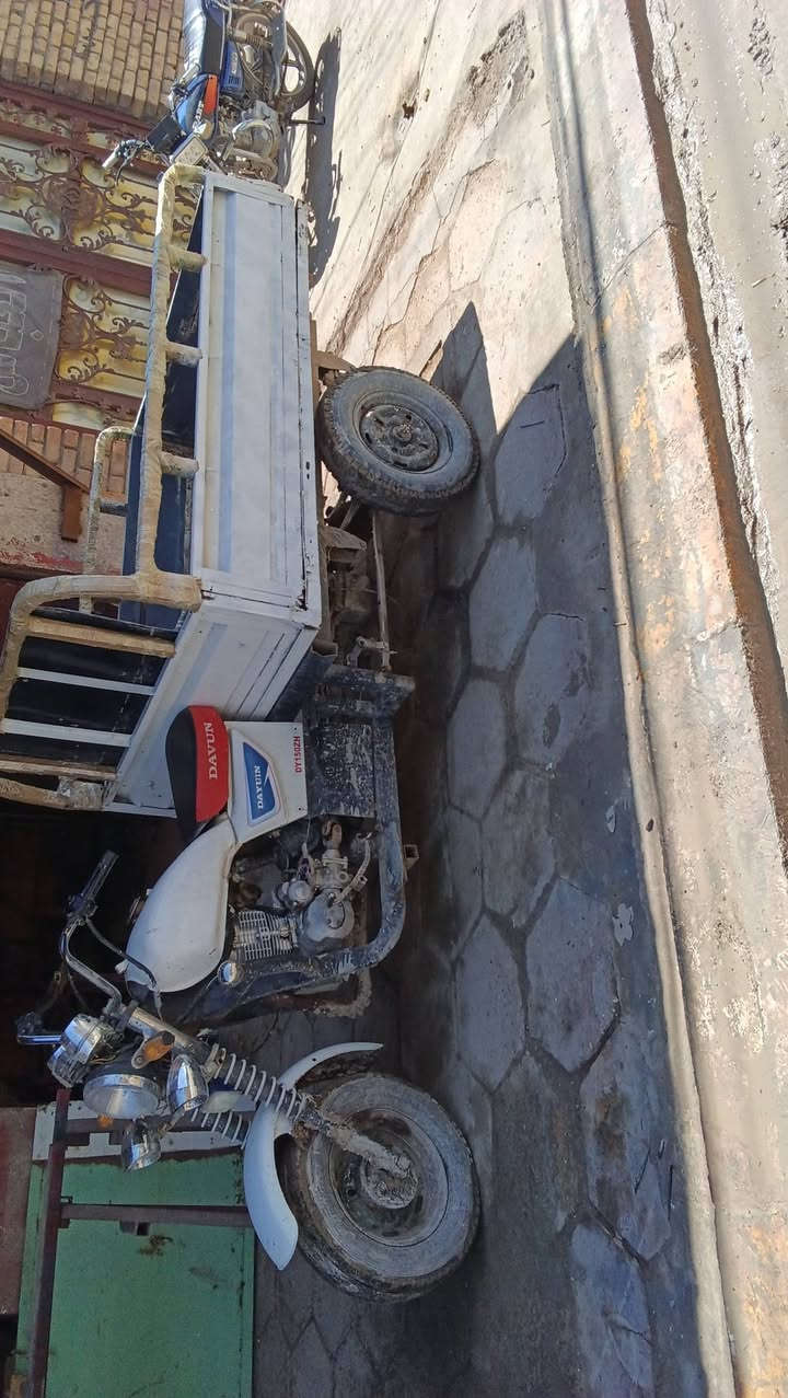 السلام عليكم ستوته لبيع مديل 15 اوراق كهربائيات جدد السعر واحد وميه وبيه مجال متواجد خاص للاتصال ***********
