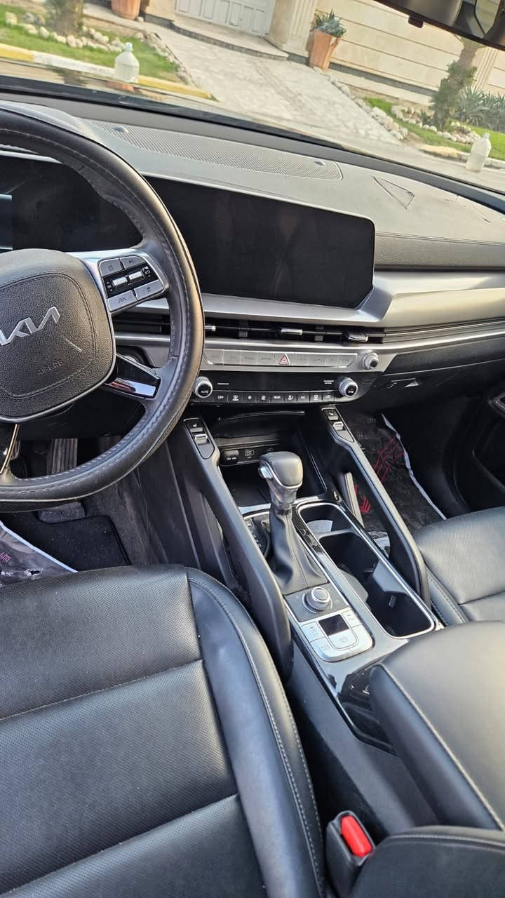 KIA TELLURIDE  S
كيا تيلورايد موديل 2024 وارد امريكي 

السيارة ماشية 13000 فقط 

مواصفاتها فئة S :

📍6سلندر 3800

📍بفتحة سلايد

📍بصمة

📍تشغيل عن بعد

📍كشنات كهرباء

📍 كشنات تدفئة تبريد

📍تحديد مسار

📍تحكمات ستيرن

📍نضام ابل كاربلاي

📍اندوريد اوتو

📍كشنات جلد 

📍كشنات vip

📍عدسات زينون

📍شاشة متصلة

📍مانع تصادم امامي/خلفي/جانبي

📍اوتو هولد

📍اوتو ستوب

📍فورويل 

📍4وضعيات قيادة SPORT/ECO/COMFORT/SMART

📍شاحن وايرليس 

السعر 247$ سياره جديده على وضع الشركة

حادث فقط جاملغ خلفي و امامي صبغ يعني قطعتين فقط بدون دواخل مكفولة كفالة عامة

وبعد بيها هواي موصفات مامذكوره

***********

📍 المكان بغداد / الجادرية
