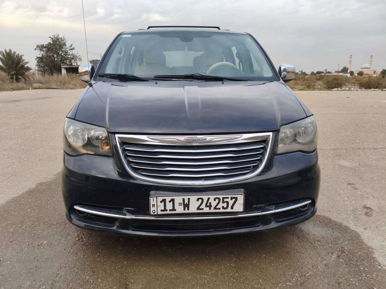 السلام عليكم من رخصة الادمنية المحترمين 
للبيع كلايسلر تاون كونتري ٢٠١١ لون كحلي بغداد رقم انكليزي هزه وسنوية لل ٢٩ بأسمي شرط التحويل  بيها قطع صبغ والسونار مرفق بالصور بدون دواخل أو ضربة قوية لابجم ولالغود ولاشواصي  فول كهرباء صدر خلفي امامي جديد ثلاث قطع تبريد شاشة كامره خلفية تحكمات اربع جهات فرس بالسقف وبالارضي تغليف كشنات وأرضية جلد والبلاد جلد السعر ١٣٠$ وبيها مجال للاستفسار الاتصال او واتساب وخاص ***********/*********** المكان بغداد واسف للاطاله
