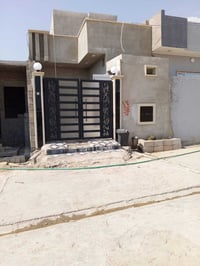 ١٠٠م • واجهة٥م • سند٢٥