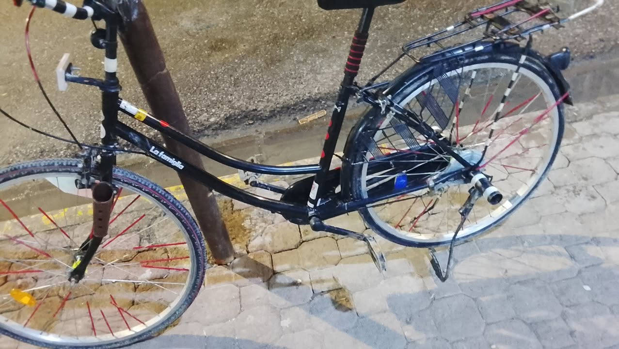 سلام عليكم شباب بايسكل لبيع كلش نضيف مابي كل شخط نضافه فول ابيع مع الغراض موديل ختم شركه مرغوبه تجي اشوف سعر 90 او بي مجال لشراي مكاني كركوك قدسيه الثانيه شارع ابو وليد رقم الهاتف ***********
