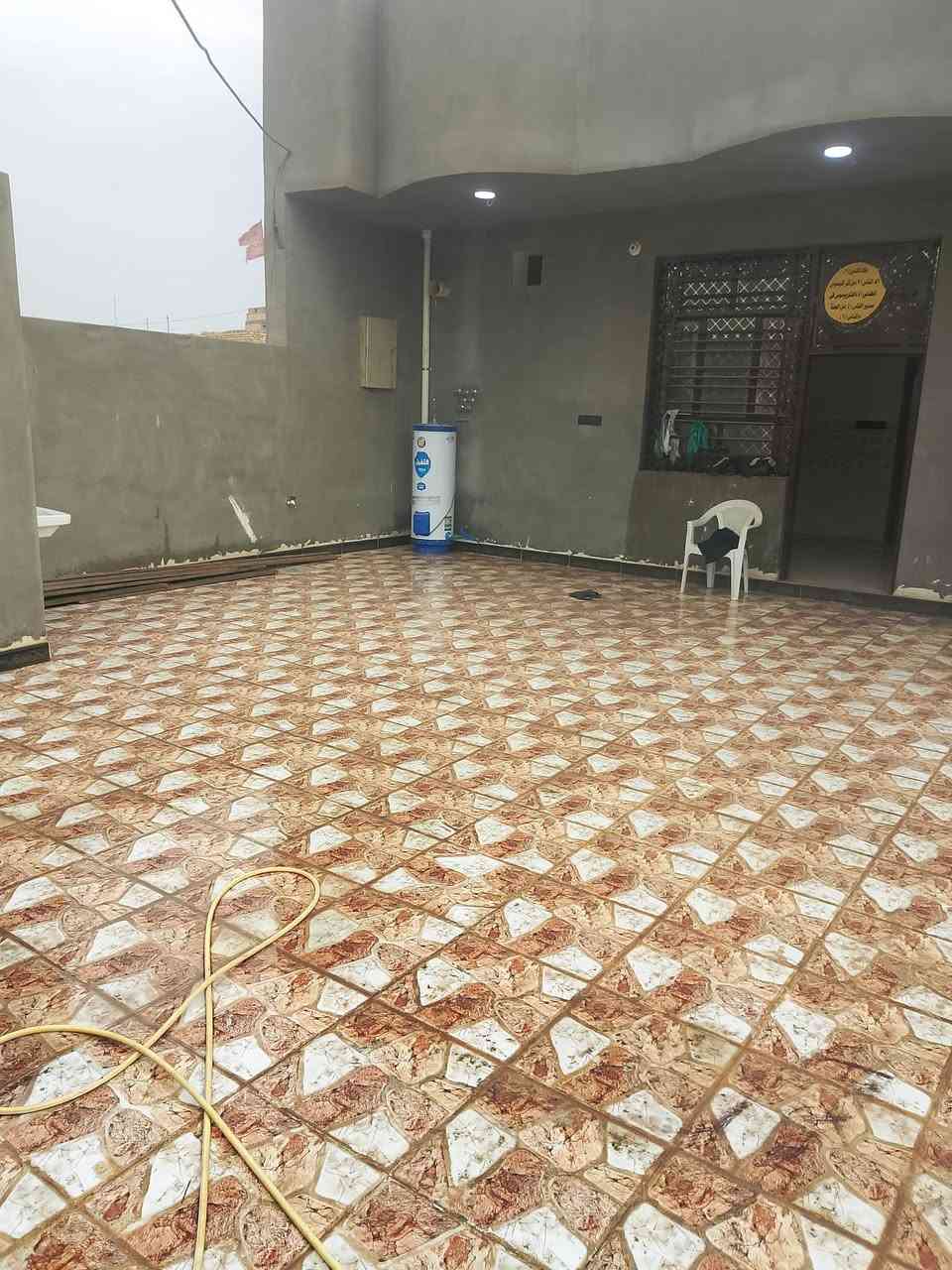 البيت للبيع طابو زراعي 300 متر سند 25 بي معامله تطويب حي الامين الثاني مقابل المدارس خدمات كامله تبليط مجاري ماء كهرباء مولدات بناء طابوق صب كونكريت 3 غرف نوم استقبال مطبخ صاله صحيات داخل وخارج كراج حديقه بناء 2025 سعر على الاتصال ***********
