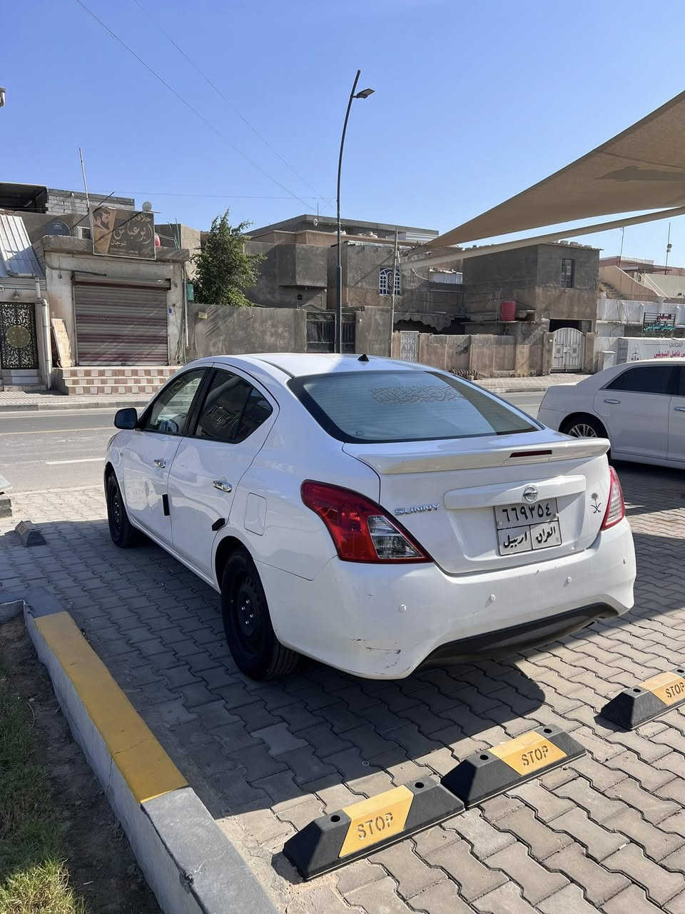 هندية بليته زرقة موديل 2021
السعر 105 
الجنينة شارع البهو 
*********** 
سنوية تنتهي بشهر 8
ماشية 139 
باب السايق بيه بارد خفيف 
والداير الورة ورصعات 2 ب بنيد 
كير مكينة كفاله وما بيه  نقص السيارة
