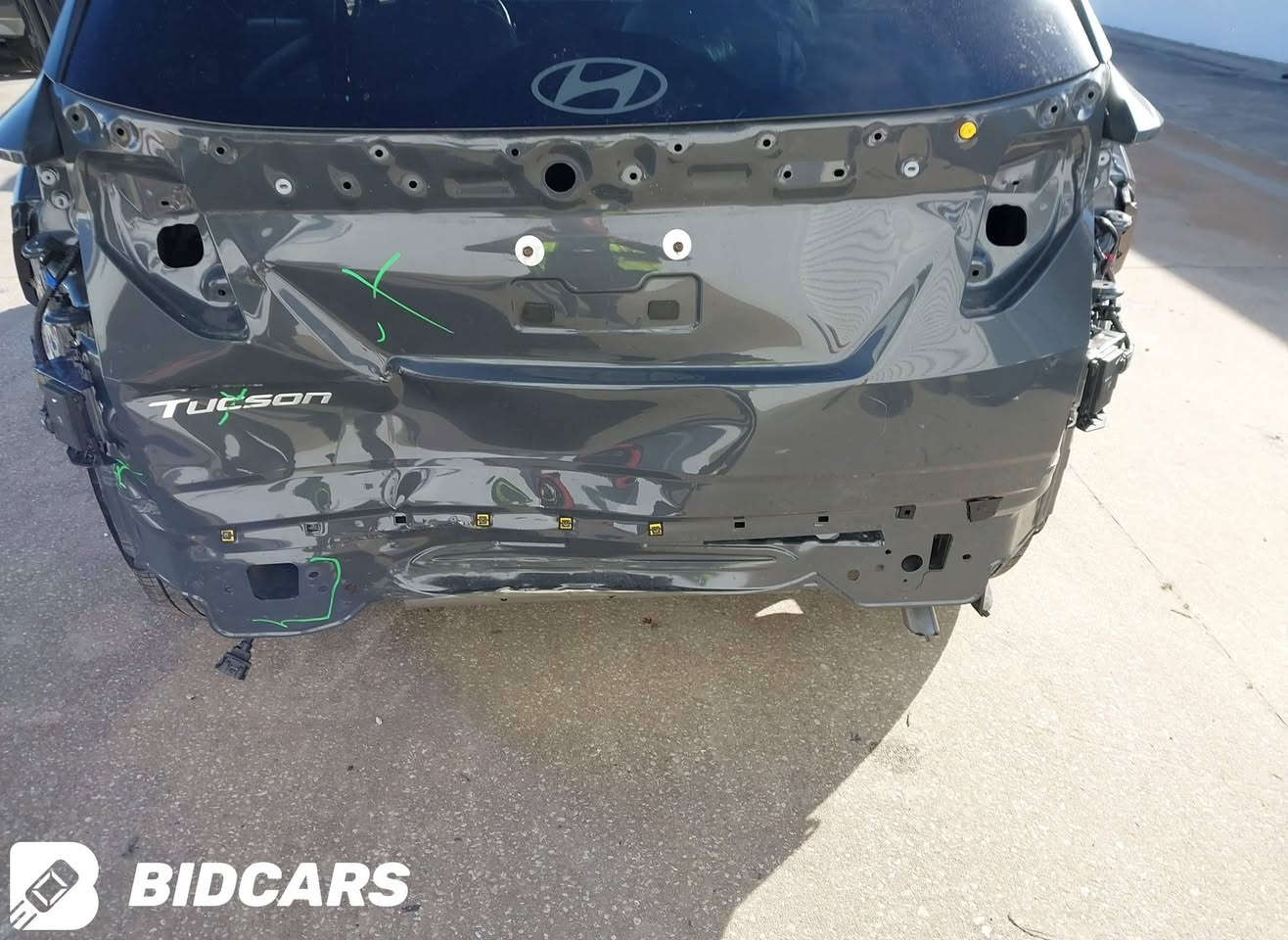 🛑 بيع مبااشر بسعر مناسب

نوع السيارة : tucson Sel Convenience 2025
 مواصفات السيارة : المواصفات المعروفة مع 
فتحة سقف وكراسي جلد
الحادث : كما موضح بالصور بدون ايرباك
المسافة : 10000mi
السعر في امريكا : 99.75 دولار
السعر واصل شهداء : 150ورقة 
_________________
للاستفسار : ***********
شركة جميرا
حلة _ شارع الكورنيش
