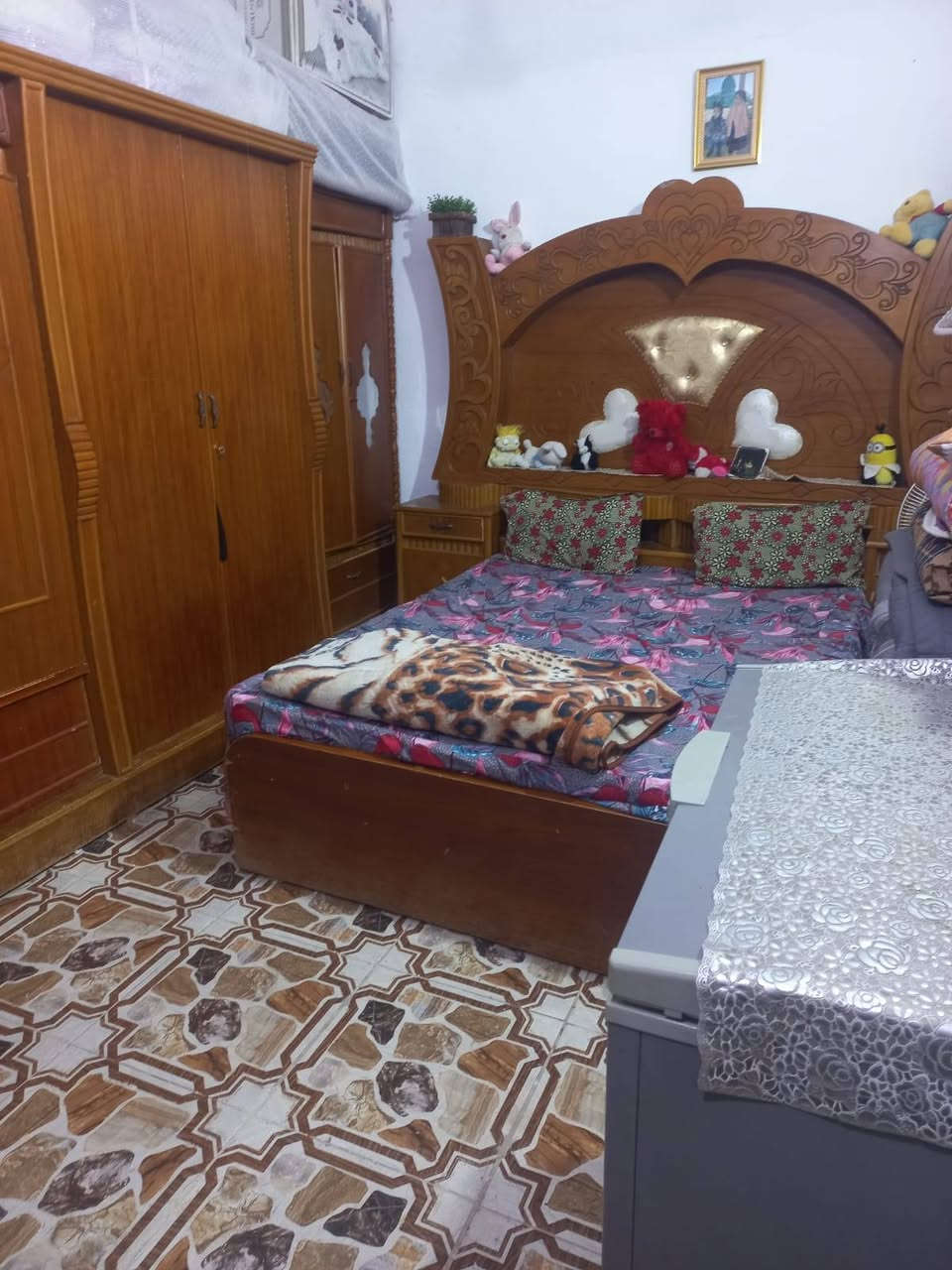 سلام عليكم بيت تجاوز للبيع قرب المنتزة بيت كلة اعكادة اوبي ساحة جبيرة مساحتة 180 اي استفسار  اني مكلف بل نشر***********
