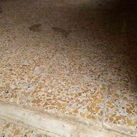 كاشي نضيف ومصفط متين متر للبيع 07762297848 تعال يا حبيبي مصفط بس اشلع ...