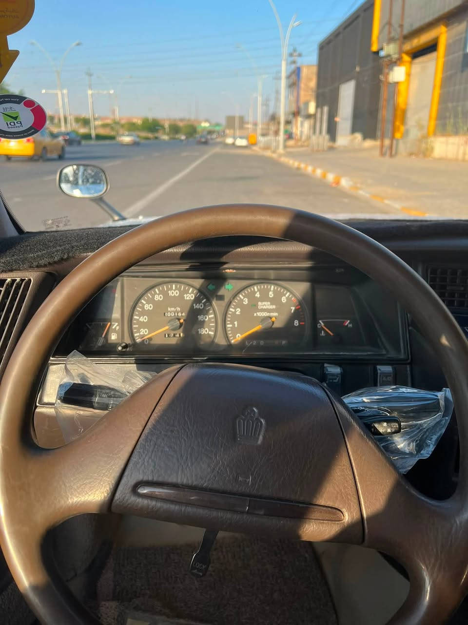 سوبر كراون موديل 1990
السيارة نظيفة جداً وبحالة ممتازة وبدون أي نواقص.
 المحرك: بطة 2500 (بحالة ممتازة وبشرط الفحص).
 ناقل الحركة (الكير): أوتوماتيك.
 المسافة المقطوعة: 210 ألف كم.
 الصبغ: خالية من الصبغ (مكفولة).
 الأوراق الرسمية: الرقم والسنوية جديدة ولغاية 2029، وتحتوي على بطاقة وقود.
 الموقع: كركوك. 
سعر ٨٧ورقە
رقم موبایل 
***********
