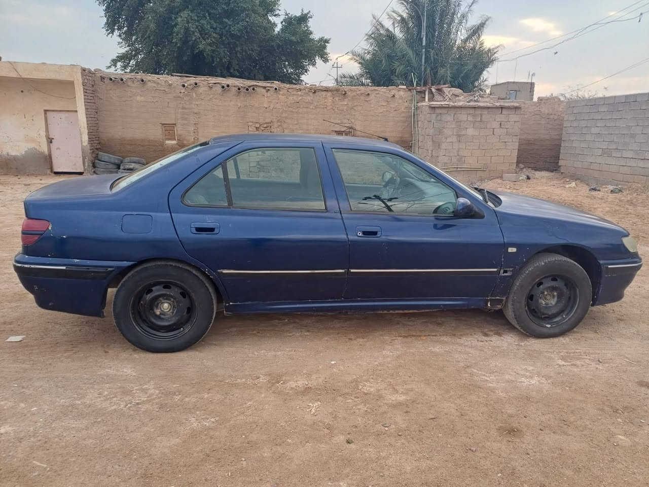 سلام عليكم بيجو فرنسي 406 مديل 2001 مكينه 2000
 للبيع رقم بغداد سياره بسمي  كير مكينه بلادي مكفولات كهربائيات شغاله تبريد ثلج تخم تاير جديد حداديه جديده العنوان كوت السعر 42 وبيه مجال الاستفسار اتصل على الرقم ،***********
