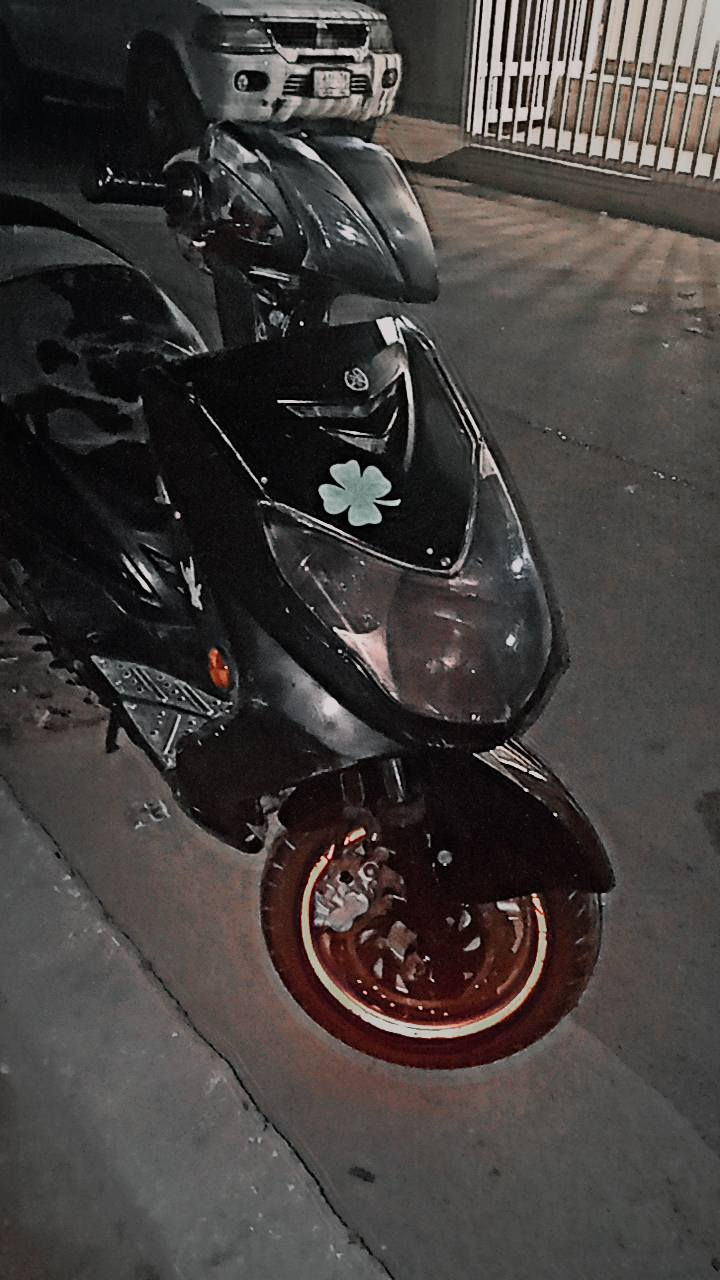 السلام عليكم سكنس فحل طلاعات نوزل 
مكينه واكسل كفاله مكينه هاون 
الدراجه بيه تزويد بسيط 
قبق بانزين 
صالنصه رياضي NCY
قطره RGS
قبق فلاوين RGS
يدات بريكAHE
ختم واحد الدراجه 
مكينه مكفوله كفاله 
شرط شلعه ومعدل 
مكاني بغداد بوب الشام 
سعره ب550وبيه مجال قليل نقص بس سكن امامي اليسره 
***********
