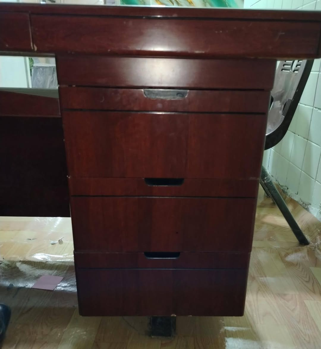 السلام عليكم.
ميز مكتبي كبير للبيع / السعر ٦٠ ألف /المكان بغداد


**إذا كنت صاحب هذا الإعلان وتريد حذفه لأي سبب، رجاءا أرسل رسالة إلى الدعم الفني**