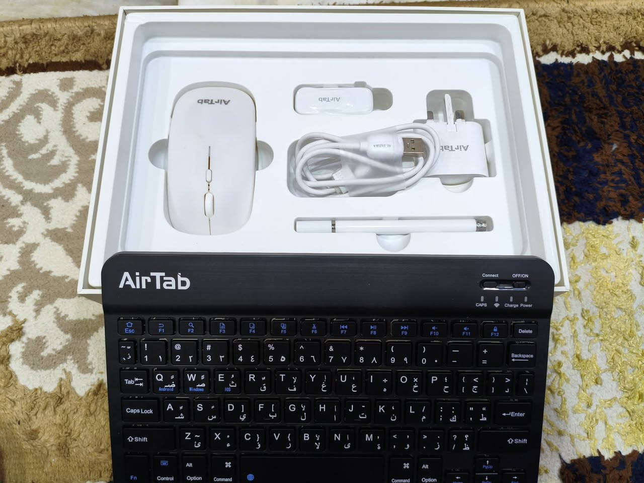 السلام عليكم 
جهاز ايباد Air tab u25 pro 
للبيع جهاز نضيف وجديد  استعمال شهر واحد فقط وجميع ملحقاته موجوده 
ذاكرته 1 تيرا +16 
لونه اسود 
يحتوي علئ كيبورد خارجي وداخلي 
يحتوي علئ قلم متنقل وسريع 
يحتوي علئ مأوس سريع 
يحتوي علئ سماعه أذن 
يحتوي علئ شاحنه كامله 
يحتوي علئ حافض 
والمزيد من التفاصيل الاستفسار علئ الرقم *********** 
والسعر خاص على الواتساب.
