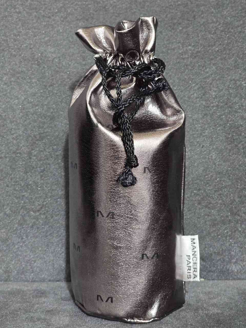 ​السلام عليكم شباب،
للبيع عطر Mancera Cedrat Boise Intense الغني عن التعريف (النسخة المركزية Intense Extrait de Parfum، وهي النسخة الأقوى والأثبت من العادية).
​الحالة: العطر شبه جديد تماماً، مستخدم مرتين فقط (الزجاجة كاملة ومستوى العطر لم ينقص منه شيء يُذكر).
​الملحقات: يأتي كامل مع العلبة الكرتونية الأصلية والجراب القماشي الخاص بـ مانسيرا.
​الأصالة: العطر أصلي 100% ومستعد للفحص بكافة الطرق (الباتش كود متطابق تماماً على العلبة والزجاجة للتأكد).
سبب البيع :ذوق شخصي
​الموقع: متواجد في ديالى / خانقين.
التوصيل لجميع المحافظات
​💰 السعر المطلوب: 110,000 دينار عراقي (قريب من النهائي رجاءً، العطر جديد وسعره بالوكالة معروف).
​للتواصل والاستفسار: يرجى إرسال رسالة خاصة أو الاتصال على الرقم: [***********]
