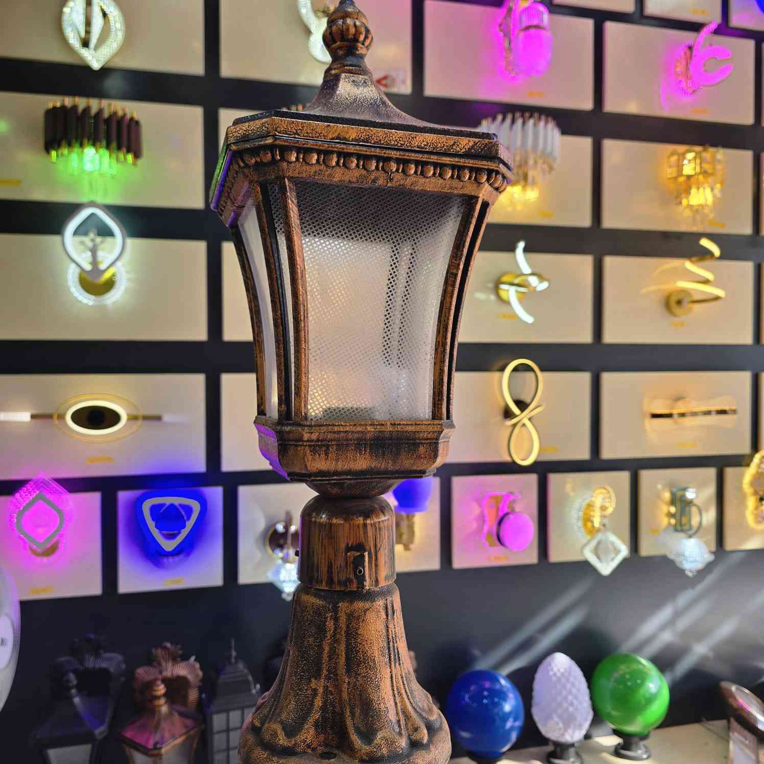 ✨ اريدو مودرن للإنارة والمواد الإنشائية ✨
زين بيتك وخلي الفخامة تبدي من المدخل 👑
فوانيس ملكية وتصاميم عصرية
خامات قوية تتحمل كل الأجواء
🔥 أسعار مناسبة جداً
🎉 عرض خاص لفترة محدودة
وزورونا في مجمع مودرن
وتگدر تجهز بيتك كامل من الألف للياء 👌
🚰 مواد ماء وأنابيب
⚡ مواد كهربائية
💡 إنارة حديثة
🛠️ كل ما تحتاجه للبناء والتشطيب بمكان واحد
لا تضيع الفرصة… الجودة والسعر المناسب بانتظارك ✨
📍العنوان ذي قار حي اريدو شارع مستشفى 🏥 القلب ❤️ 
الاستفسار الأرقام التالية 
***********
***********
