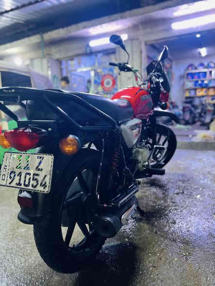 سلام عليكم بوكسر البيع كفاله عامه الدراجه مال 
موضف مامشتغله دلفري كلش نضيفه ماشيه 19الف حقيقي تحويل
ثاني يوم بسمك وتدلل موديل 22نازله بل23 مكاني
بغداد الشعب رقمي ***********
