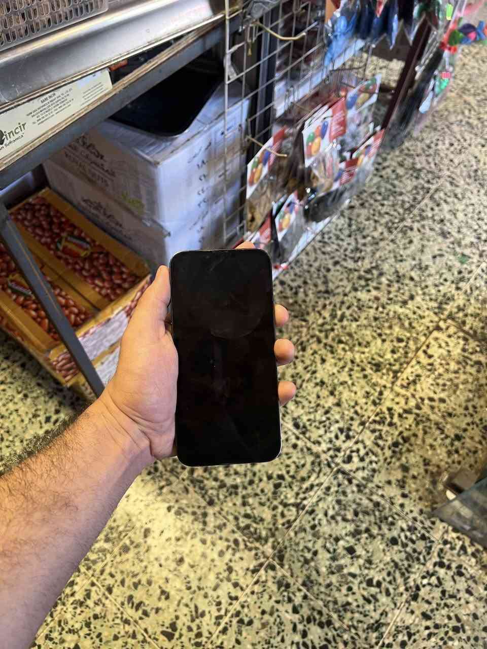 13 برو ماكس
ابدل شاشه اصليه فيس ايدي شغال 
ضهر مكسور مغلف 
سعر 400 
مكاني بغداد


**إذا كنت صاحب هذا الإعلان وتريد حذفه لأي سبب، رجاءا أرسل رسالة إلى الدعم الفني**