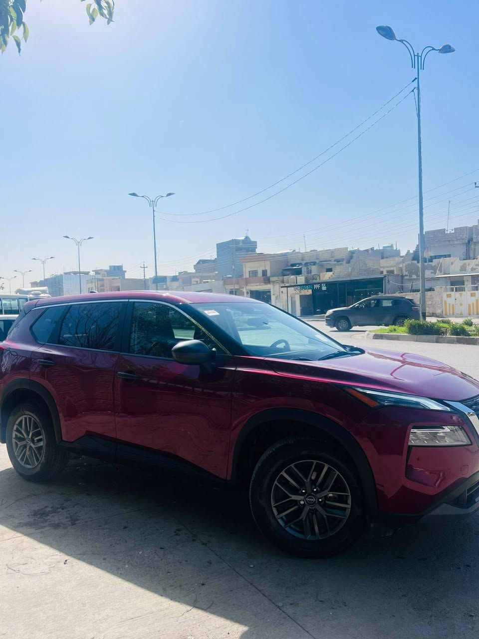 السلام عليكم للبيع نيسان روج 2023 بسمي فحص موقت 
سياره تقرير مياه مطار كير محرك بشرط سعر 145ورقه 
ترهم مقدمه والباقي قسط *********** واتس
