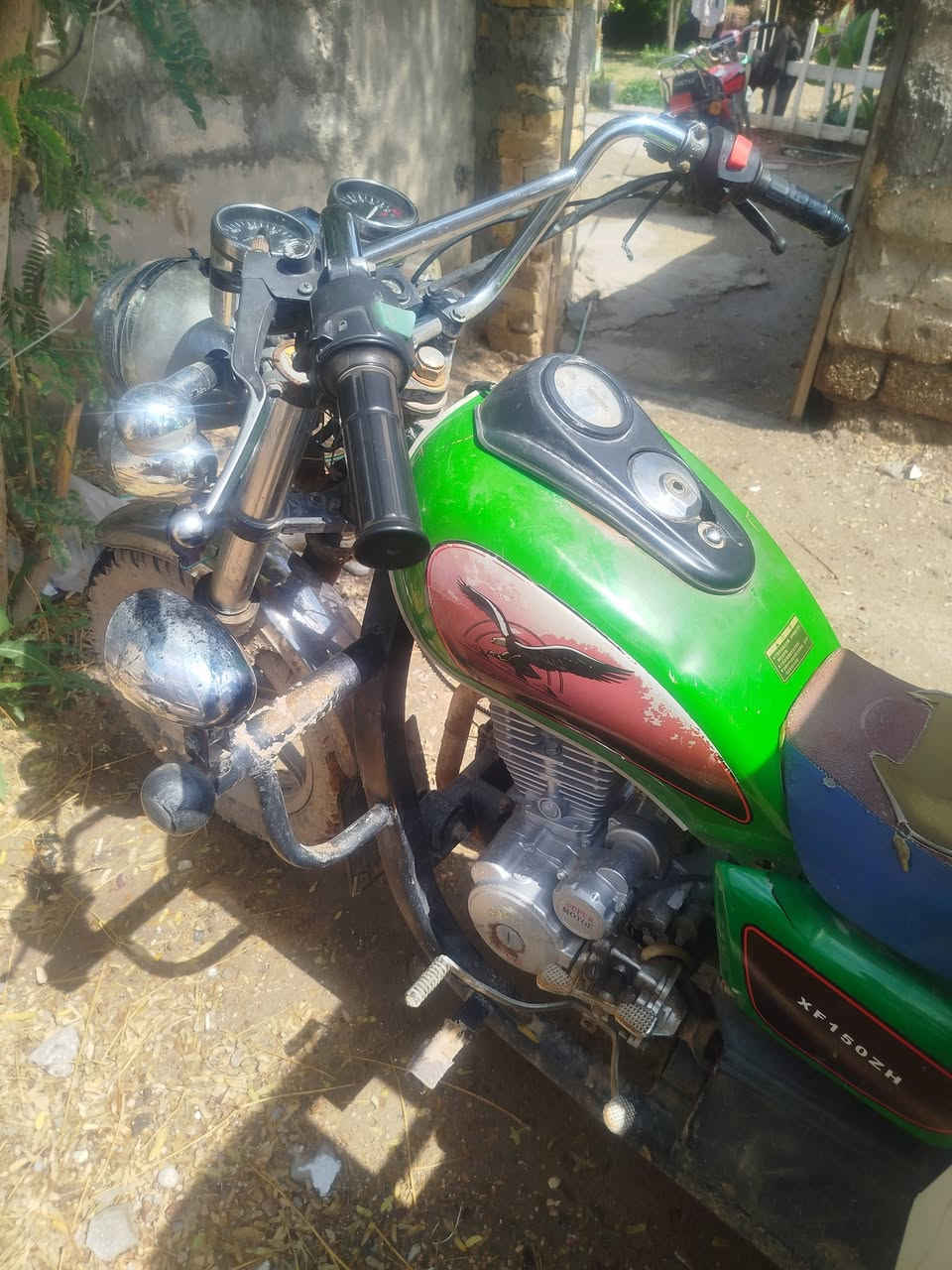 السلام عليكم ستوته موديل 19 محرك 25 جديد صارله شهرين من شديته مكفوله ركبه وشاصي مكاني حله سيطره الاثار بمليون و500 وبيه مجال قليل ***********
