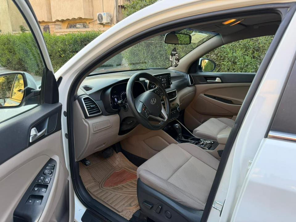 سلام عليكم للبيع توكسان خليجي شركه الكاصد رقم بغداد موديل 2020 السياره فول بستثناء القماره حديد سياره جديده على وضع الشركه ماشيه 43 مكان بغداد الكرخ السعر 215 $ للاستفسار اتصل ***********
